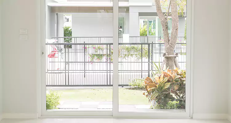 Balcony Screen Door Repair in Riviera Beach, FL
