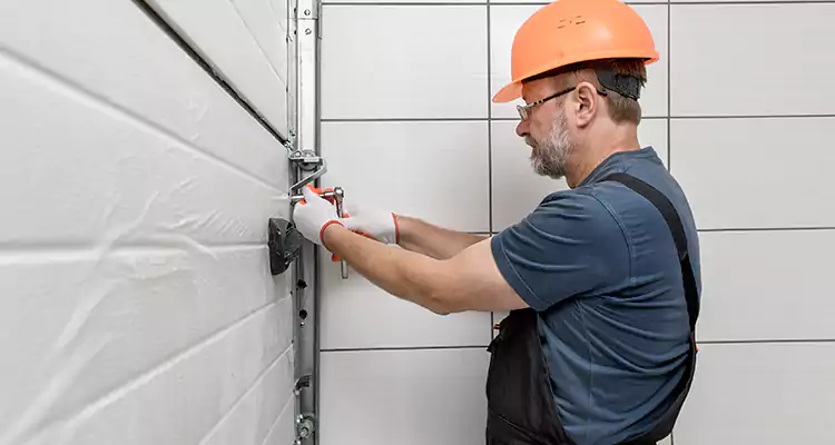 Emergency Garage Door Repair in Riviera Beach, FL