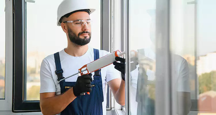 Retractable Screens Repair for Patio in Riviera Beach, FL
