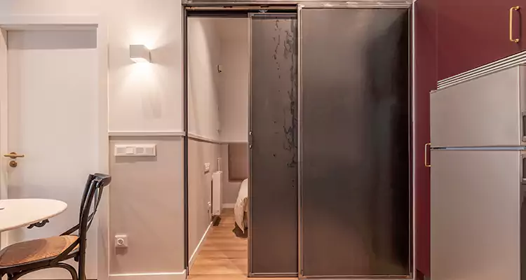 We Fix Closet Sliding Door in Riviera Beach, FL 