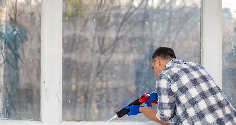 Quality Sliding Shower Door Repair for Closing Issues in Riviera Beach, FL