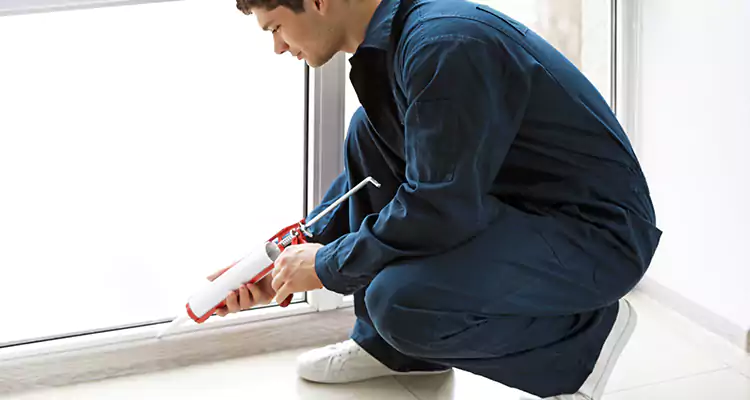 Window Glass Caulk Repair in Riviera Beach, FL