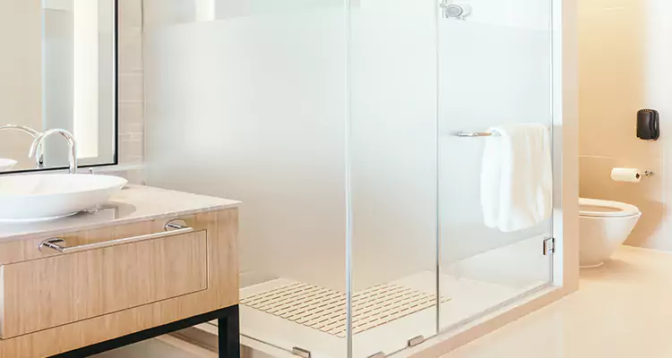 Expert Shower Door Fix and Repair in Riviera Beach, FL
